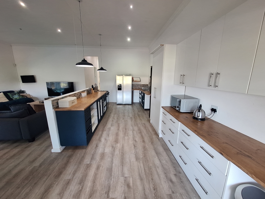 4 Bedroom Property for Sale in C Place Eastern Cape